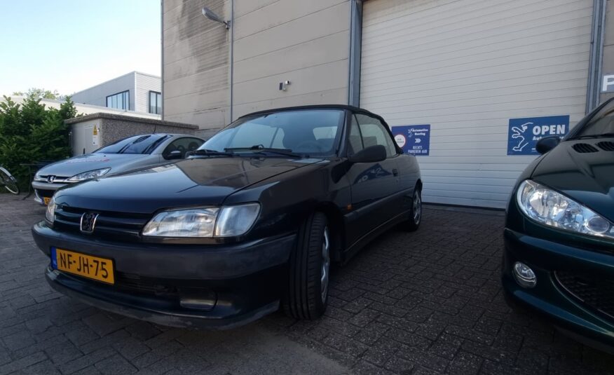 Peugeot 306 cabrio uit 1995