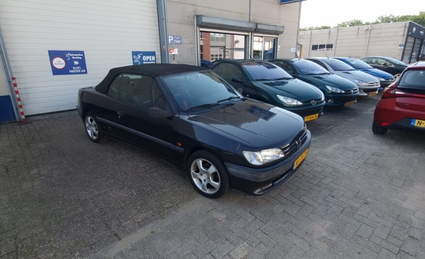 Peugeot 306 cabrio uit 1995