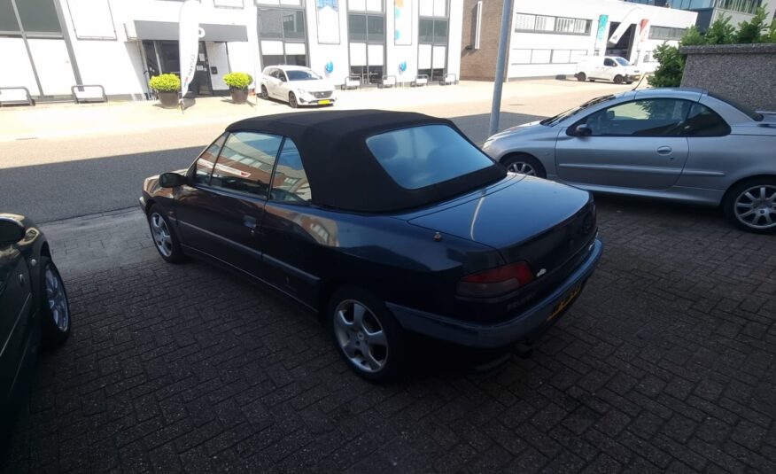 Peugeot 306 cabrio uit 1995